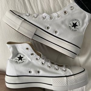 *NWT* size w8 white high top platform converse